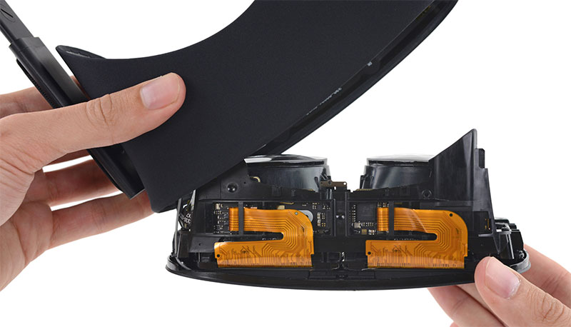 Illustration for article titled An Oculus Rift, Torn Apart